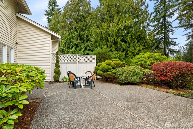 $825,000 | 2015 Mill Pointe Drive Southeast, Mill Creek, WA 98012