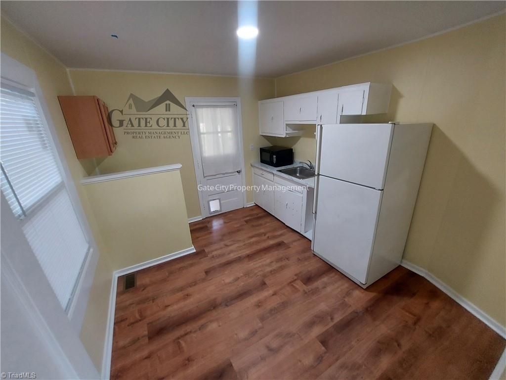 616 Hedrick Avenue High Point, NC 27262 - Photo 2 of 9