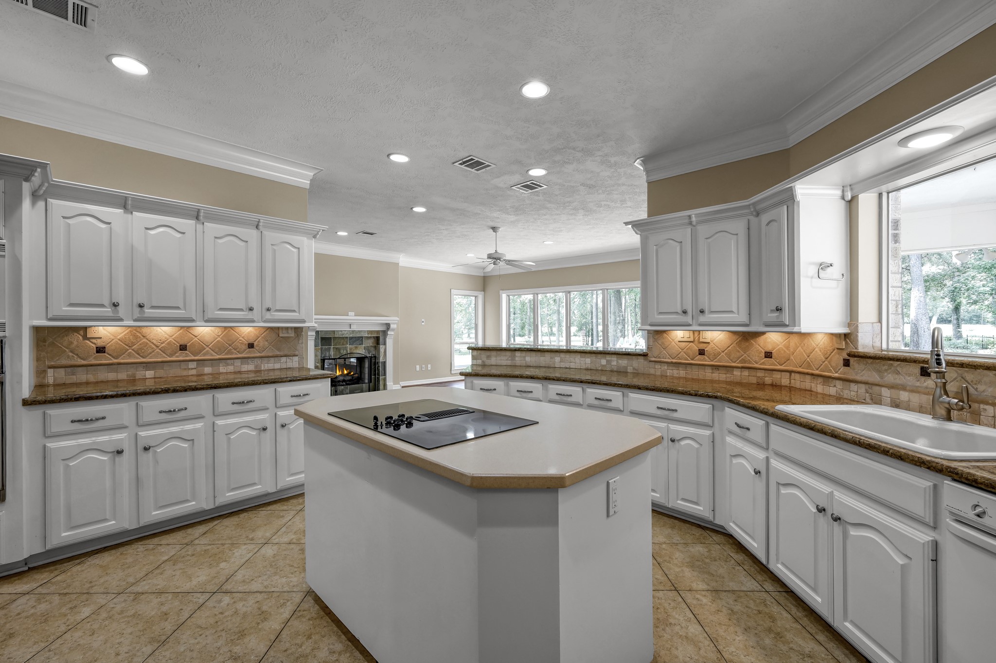 2205 Longmire Road Conroe, TX 77304 - Photo 15 of 49