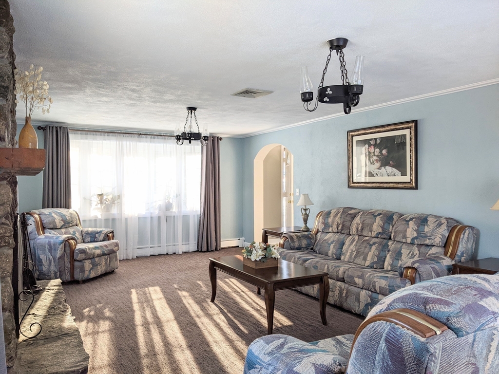 14 Fayette Road Bedford, MA 01730 - Photo 18 of 39 Gallery Image 18