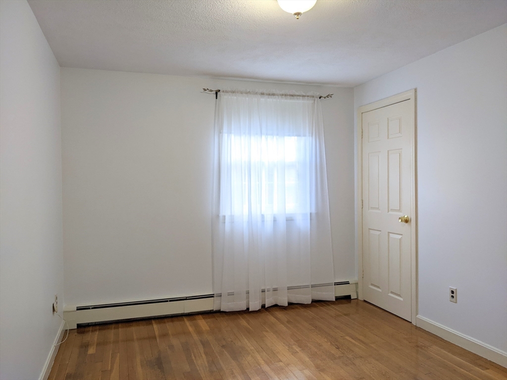 14 Fayette Road Bedford, MA 01730 - Photo 26 of 39 Gallery Image 26