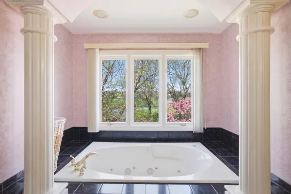 $745,000 | 2804 Royal St Georges Court, St. Charles, IL 60174