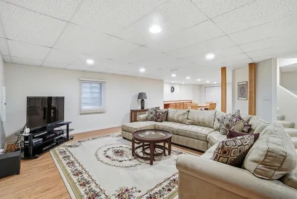 $745,000 | 2804 Royal St Georges Court, St. Charles, IL 60174