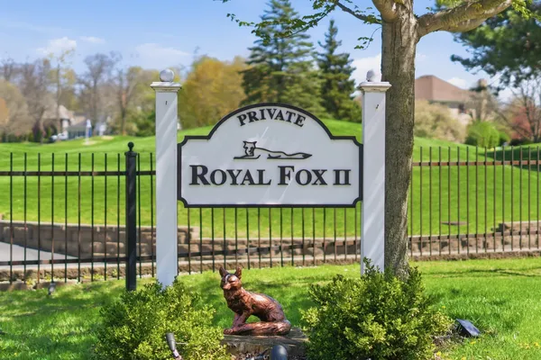 $745,000 | 2804 Royal St Georges Court, St. Charles, IL 60174