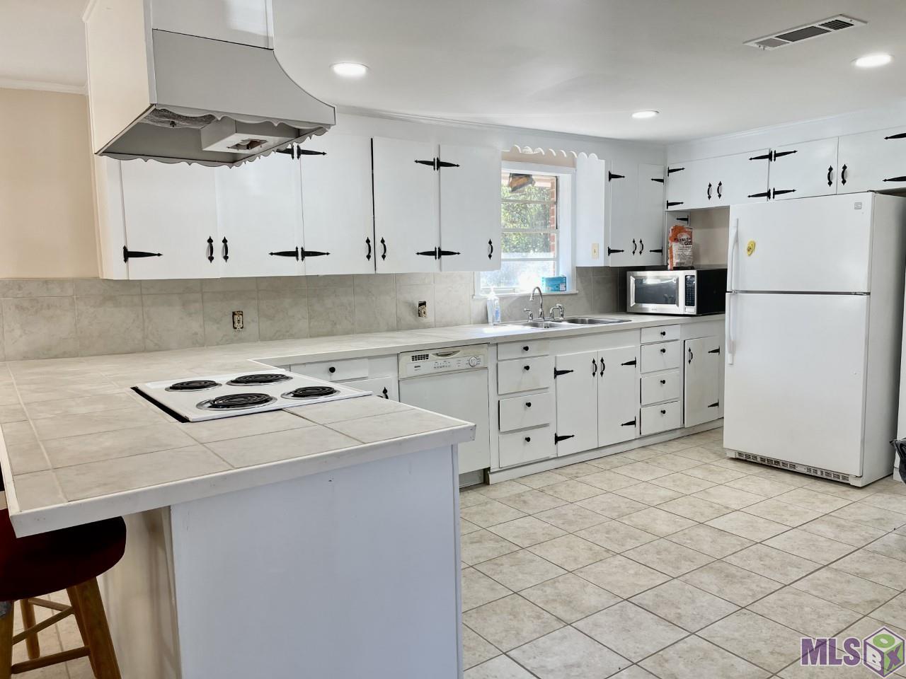 10276 Arnold Road Denham Springs, LA 70726 - Photo 2 of 14 Gallery Image 2