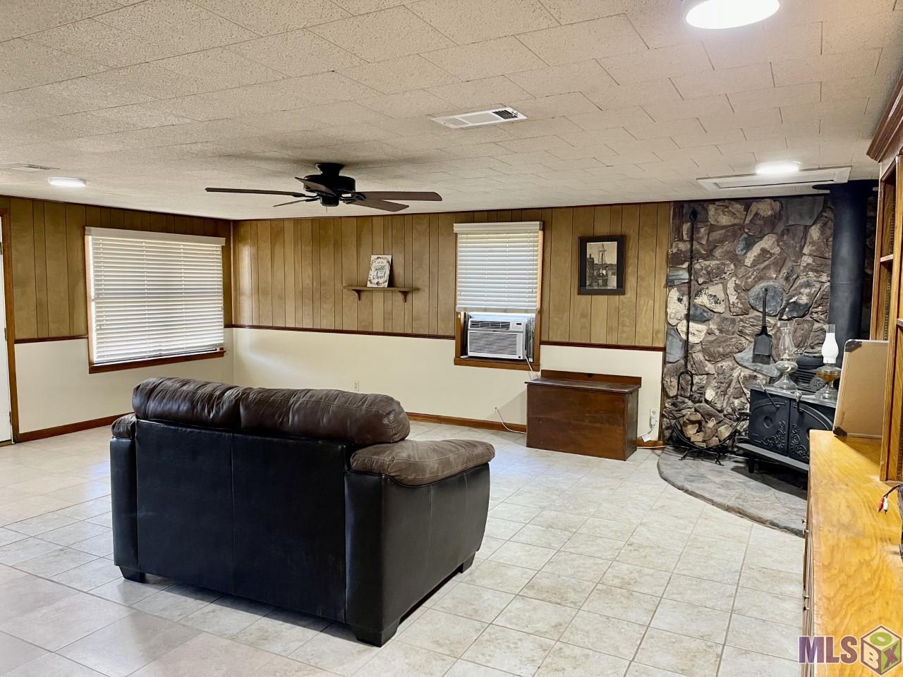 10276 Arnold Road Denham Springs, LA 70726 - Photo 7 of 14 Gallery Image 7