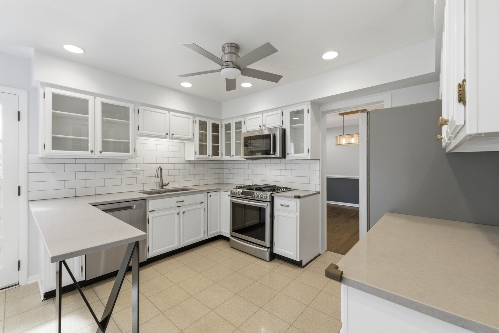 2666 Prairie Avenue, Unit B Evanston, IL 60201 - Photo 11 of 38
