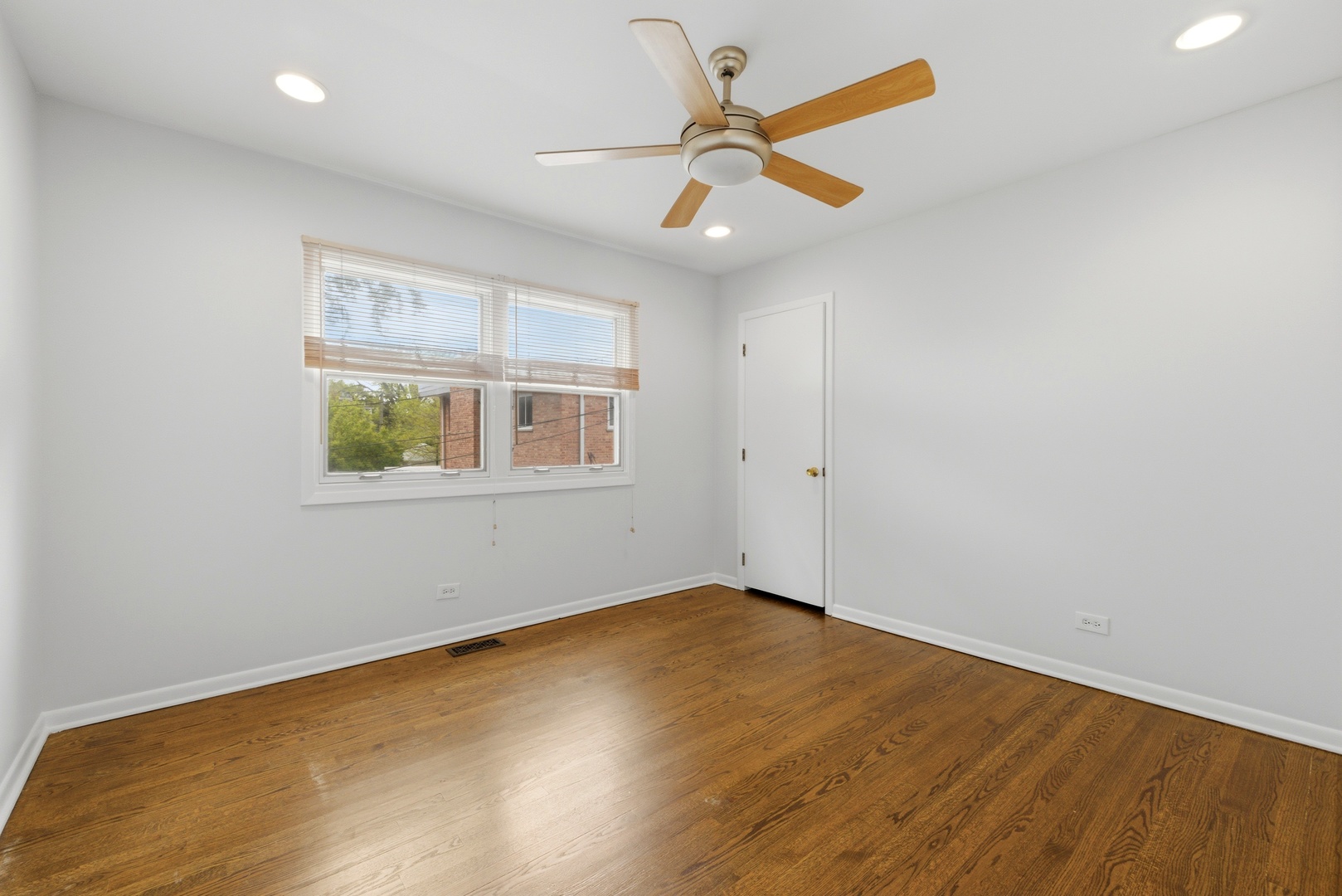 2666 Prairie Avenue, Unit B Evanston, IL 60201 - Photo 16 of 38