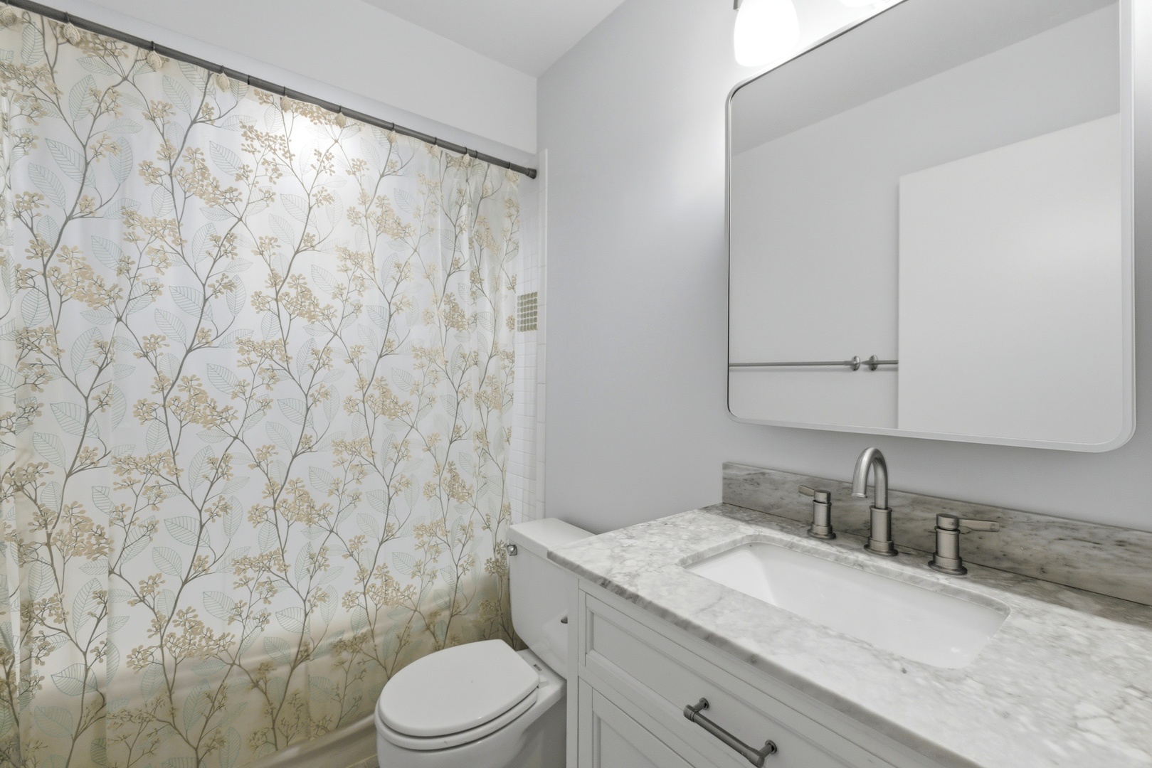 2666 Prairie Avenue, Unit B Evanston, IL 60201 - Photo 20 of 38