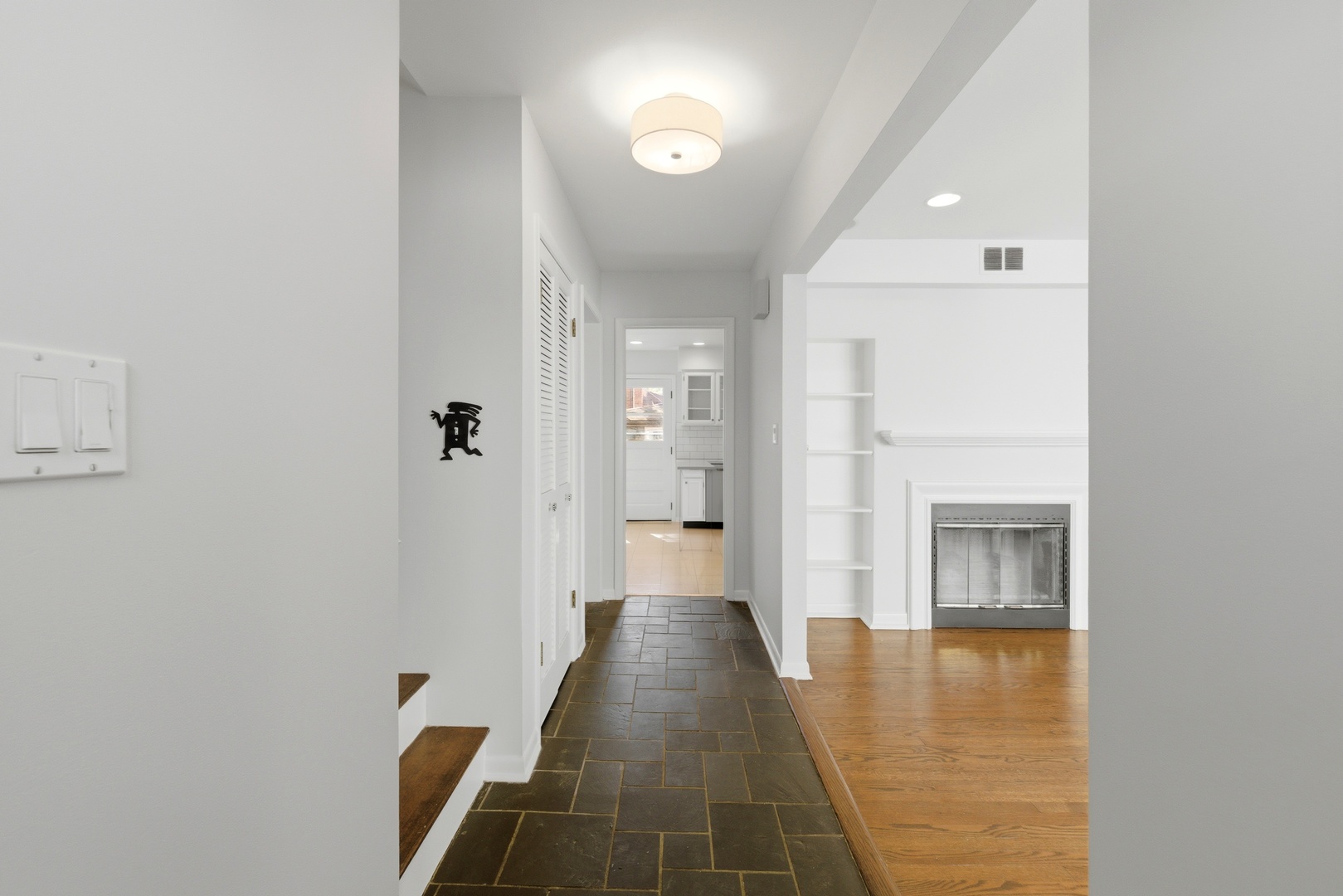 2666 Prairie Avenue, Unit B Evanston, IL 60201 - Photo 3 of 38