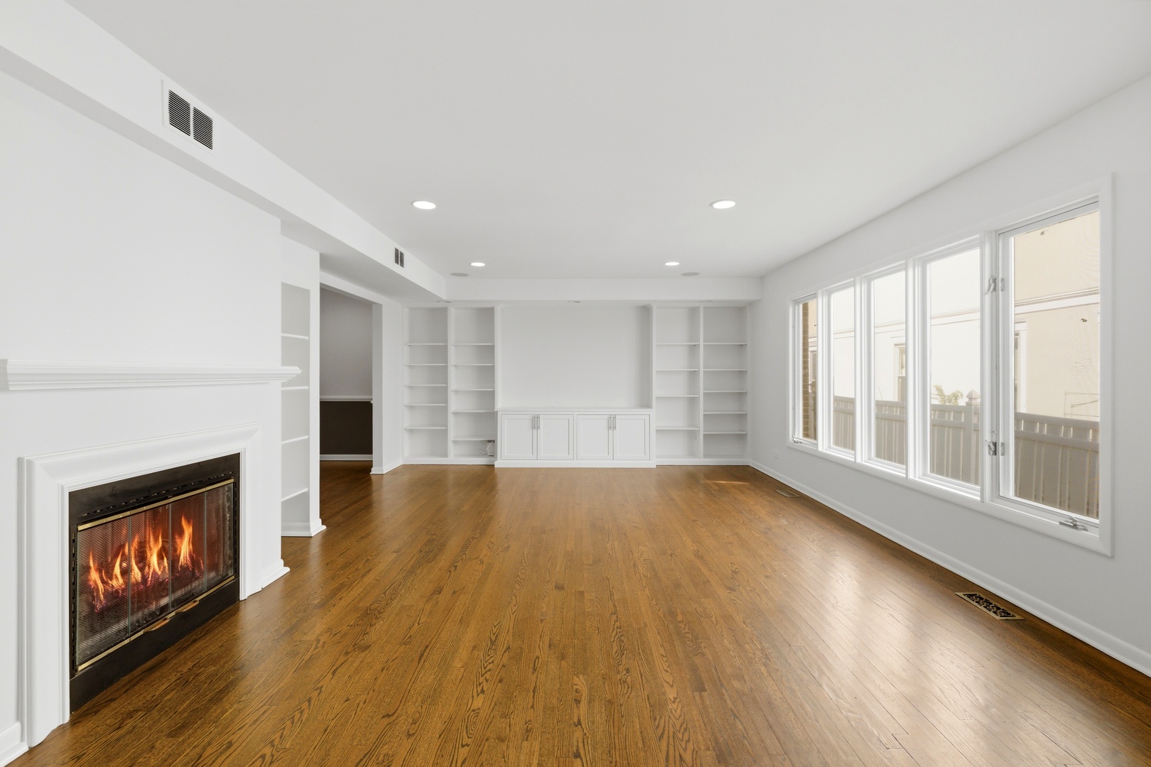 2666 Prairie Avenue, Unit B Evanston, IL 60201 - Photo 4 of 38