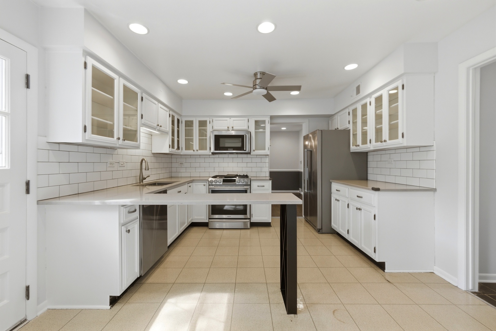 2666 Prairie Avenue, Unit B Evanston, IL 60201 - Photo 7 of 38