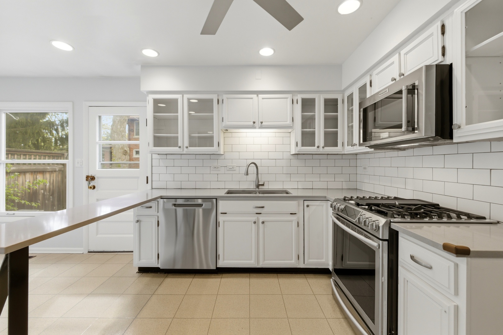 2666 Prairie Avenue, Unit B Evanston, IL 60201 - Photo 10 of 38