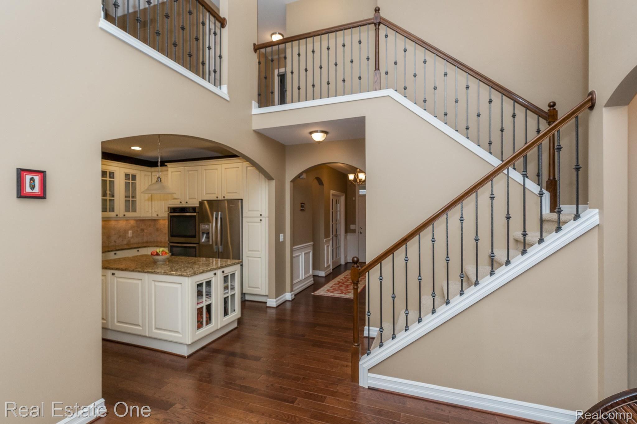 545 Andover Court, Unit 37 Rochester, MI 48306 - Photo 4 of 37 Stunning OPEN Concept