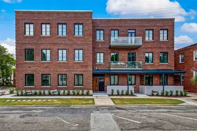 a front view of a swimming pool with a swimming pool