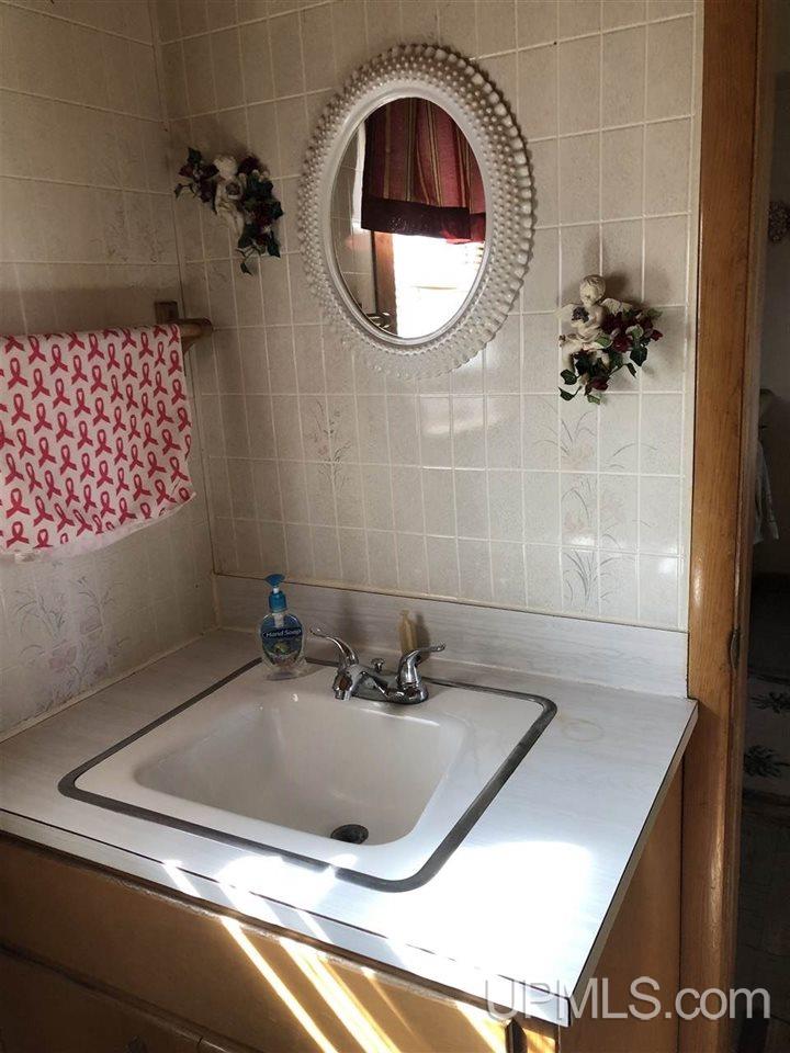 1009 North 3rd Street Escanaba, MI 49829 - Photo 14 of 21