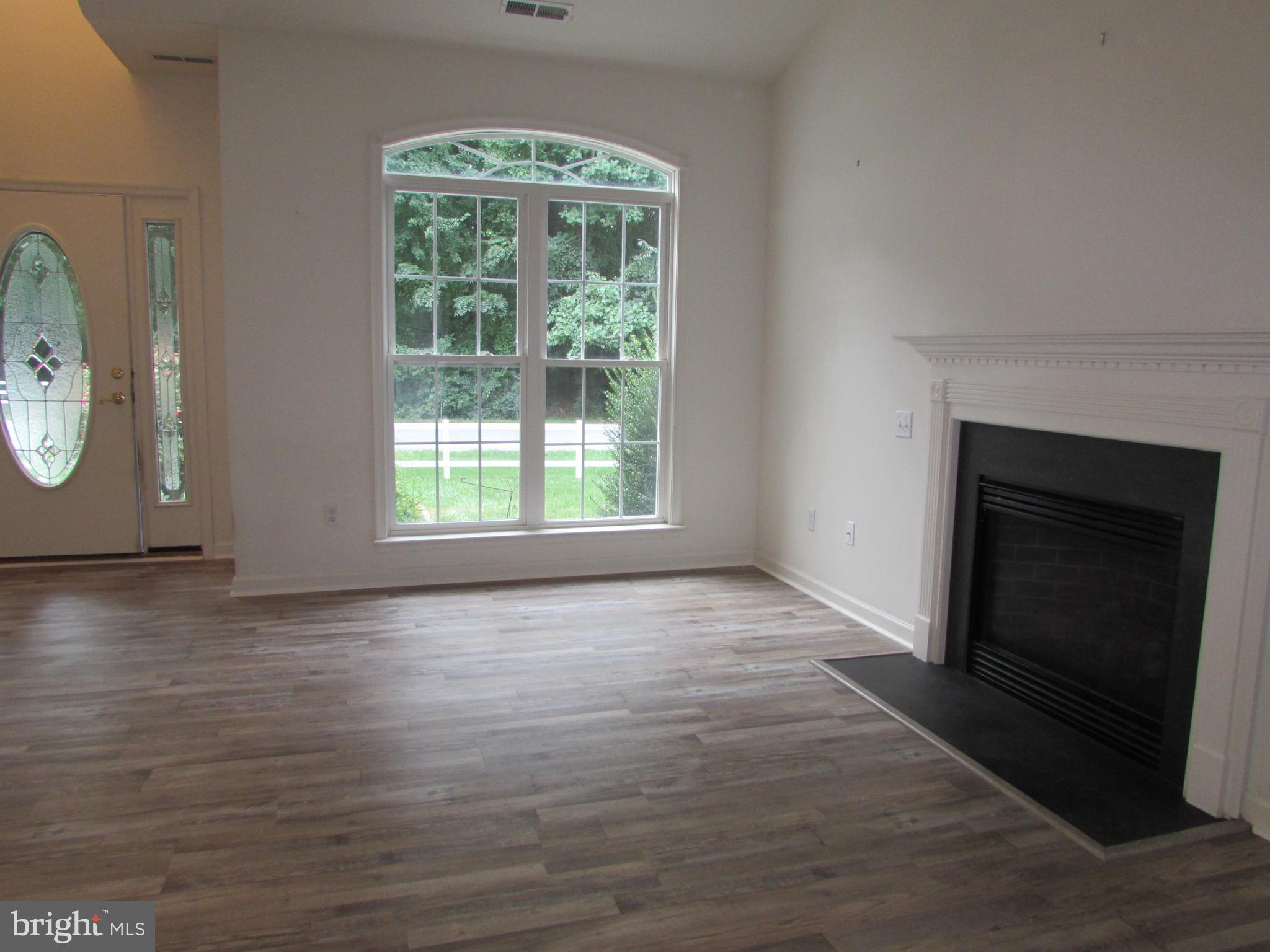 87 Hingham Lane Berlin, MD 21811 - Photo 2 of 39 Lots of light