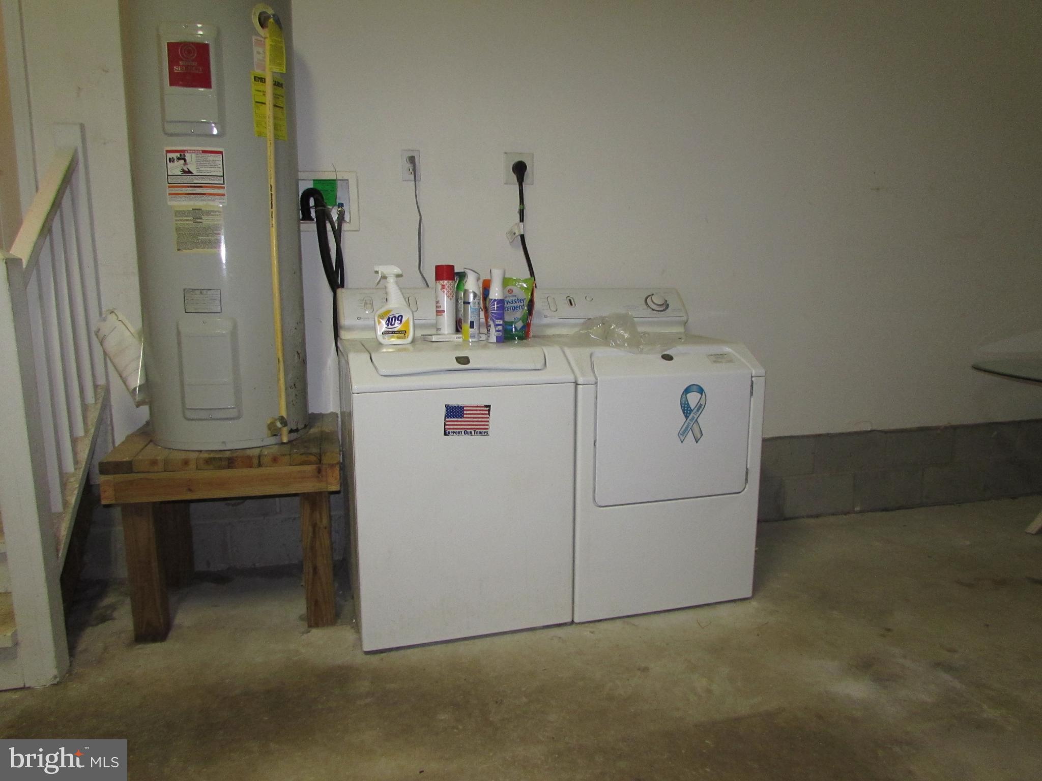 87 Hingham Lane Berlin, MD 21811 - Photo 27 of 39 Washer/dryer in garage