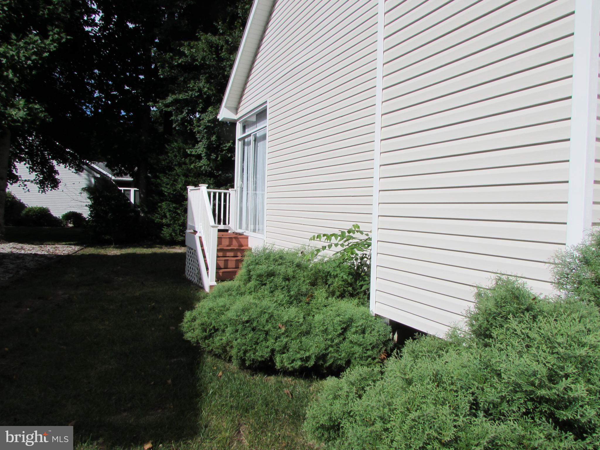 87 Hingham Lane Berlin, MD 21811 - Photo 31 of 39 Side yard