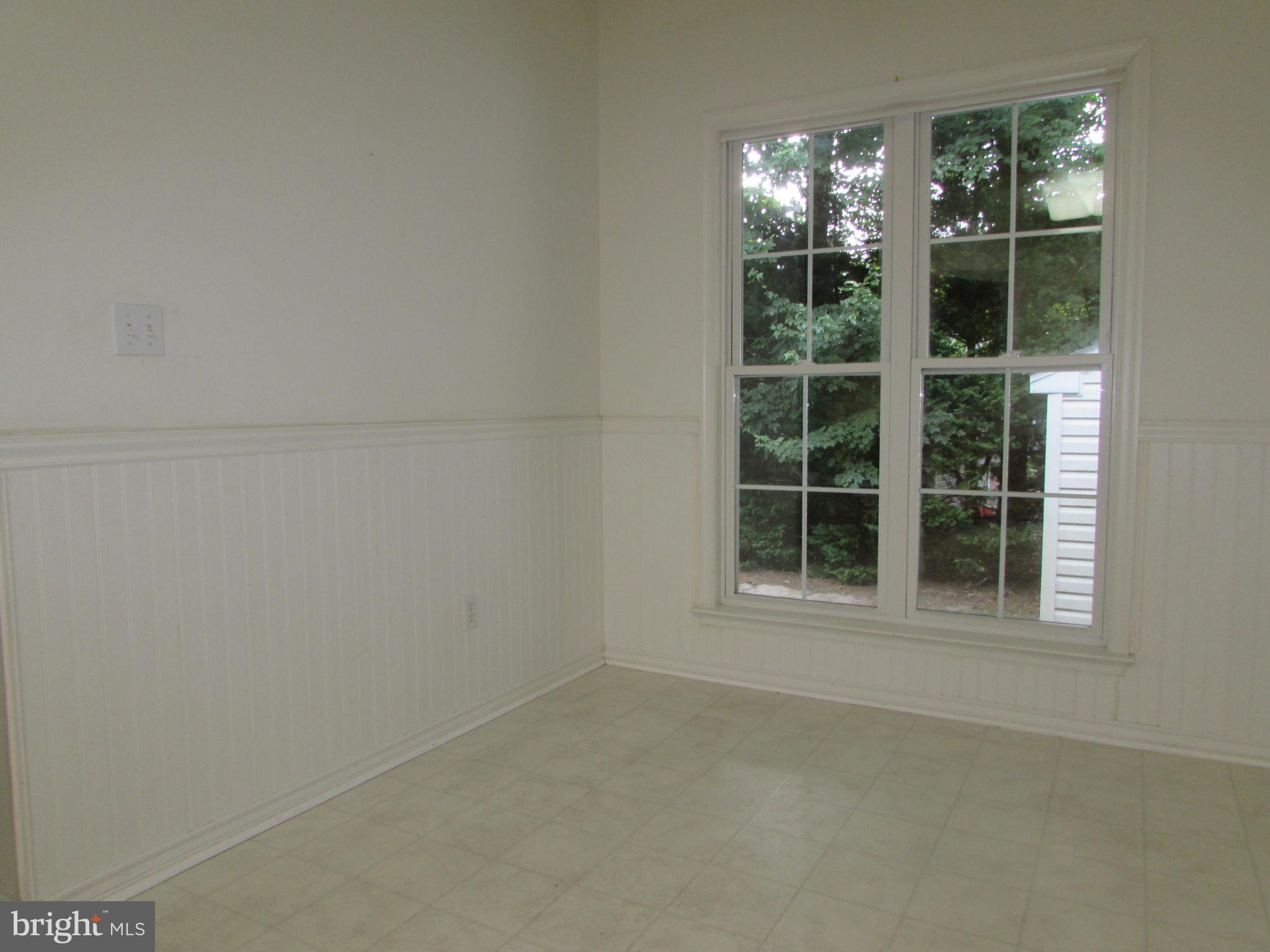 87 Hingham Lane Berlin, MD 21811 - Photo 6 of 39 Kitchen dining area
