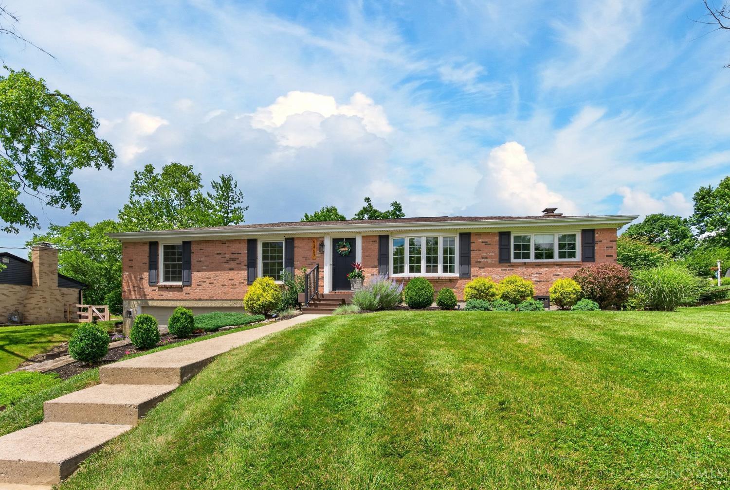5467 Race Road Cincinnati, OH 45247 - Photo 4 of 59
