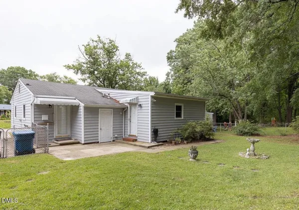 $1,925 | 2017 Walnut Street, Durham, NC 27705