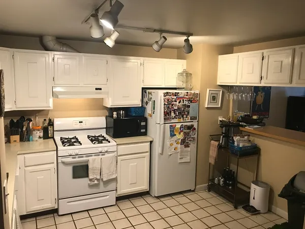 $3,400 | 99 West Fourth Street, Unit 1B, Boston, MA 02127