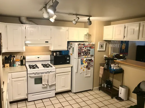 $3,400 | 99 West Fourth Street, Unit 1B, Boston, MA 02127