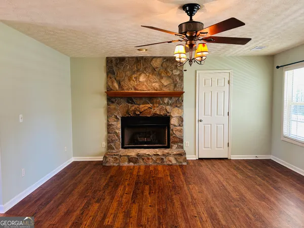 $2,300 | 2690 Sharpsburg McCollum Road, Newnan, GA 30265
