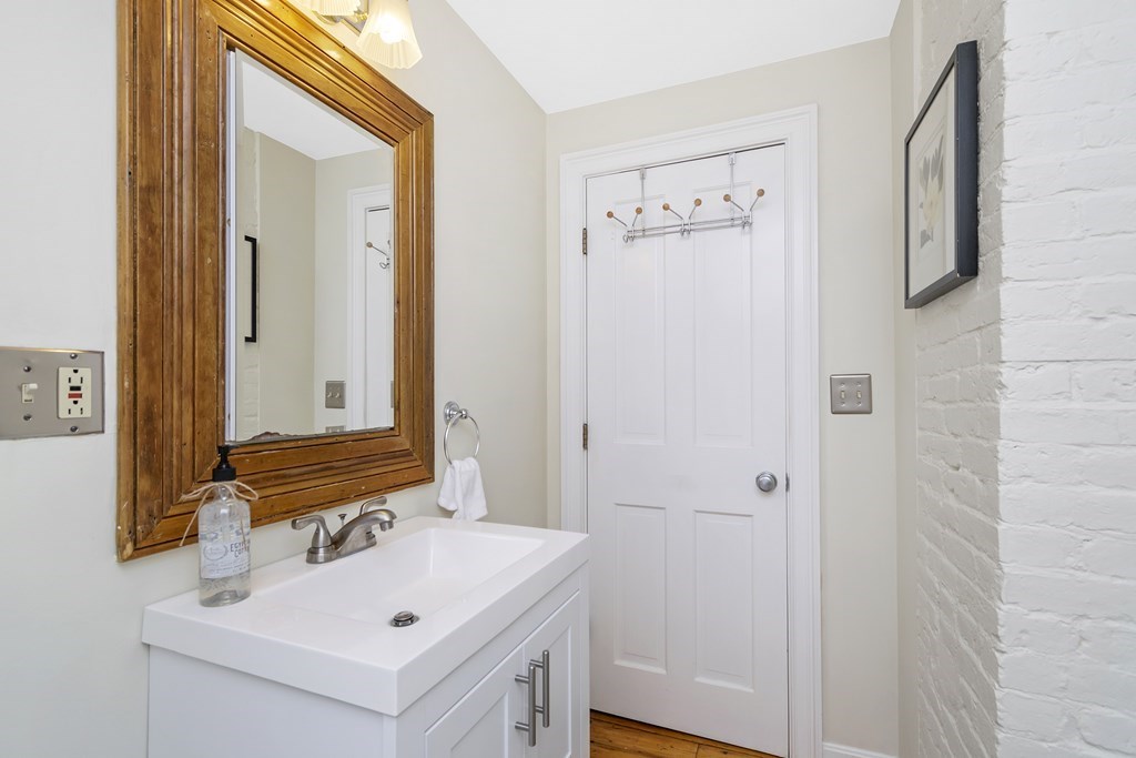 102 Baldwin Street, Unit 2 Boston, MA 02129 - Photo 4 of 15