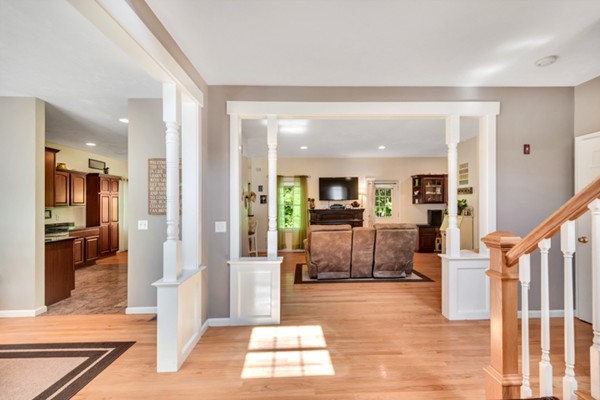 126 Podunk Road Sturbridge, MA 01566 - Photo 5 of 26