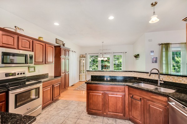 126 Podunk Road Sturbridge, MA 01566 - Photo 7 of 26
