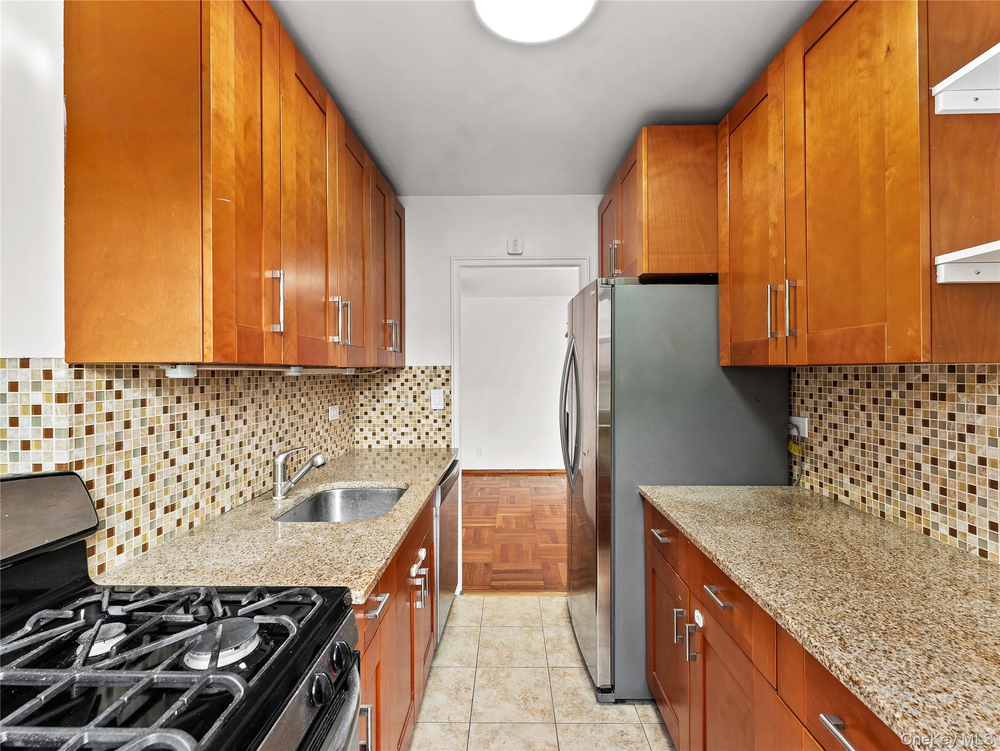 21-66 33rd Road, Unit 11B Queens, NY 11106 - Photo 11 of 20