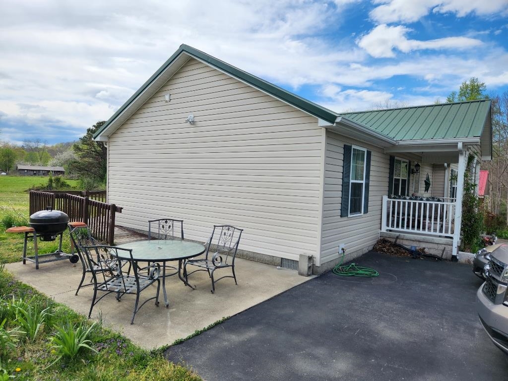 330 Silverhawk Road Olive Hill, KY 41164 - Photo 3 of 15