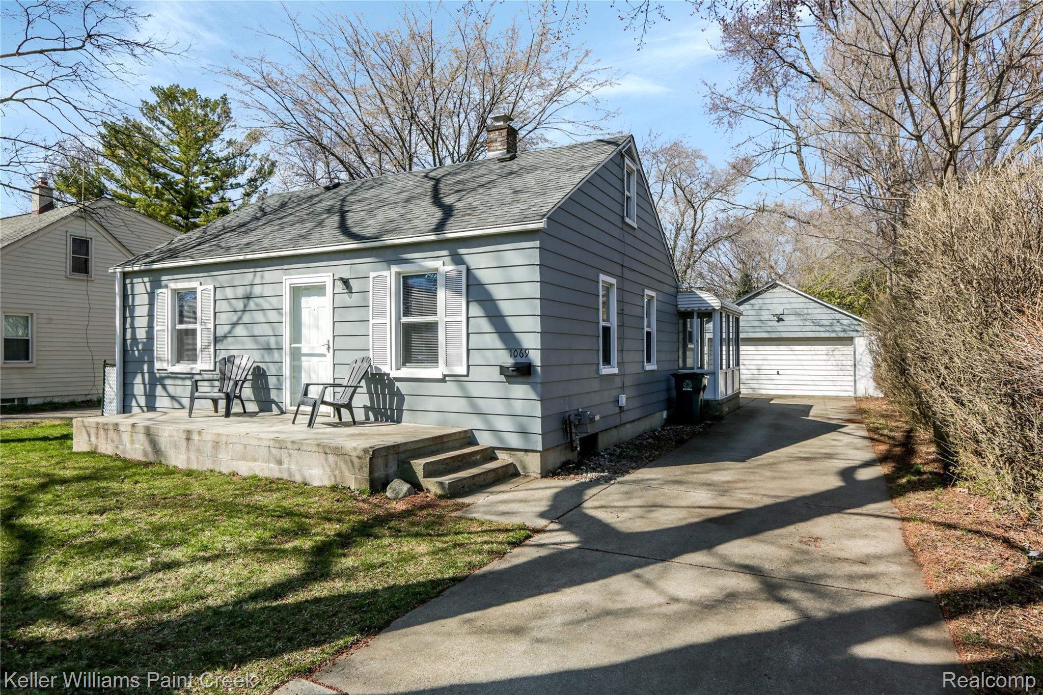 1069 E 14 Mile Rd Clawson0005.jpg
