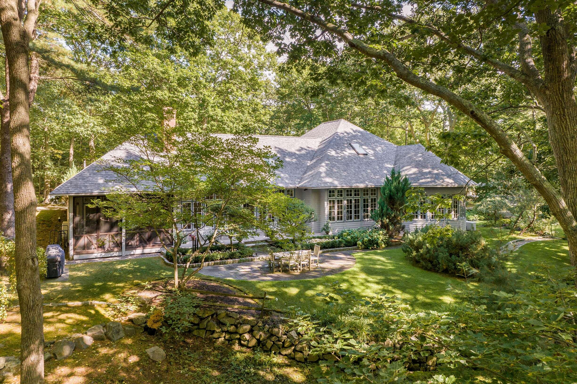 466 Shore Road, Cape Neddick, ME 03902 Compass