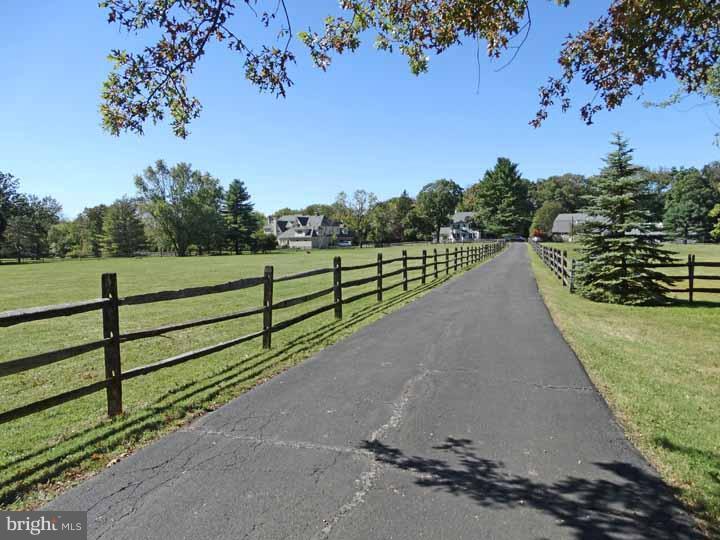 801 Brushtown Road Ambler, PA 19002 - Photo 3 of 25 Driveway