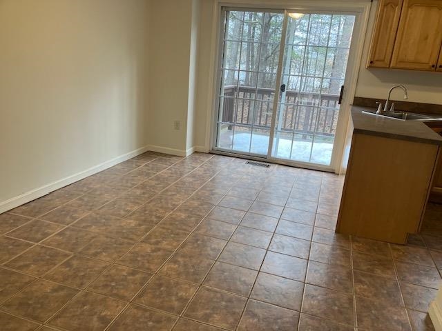 63 Cannongate III Road, Unit 3 Nashua, NH 03063 - Photo 6 of 17 Gallery Image 6