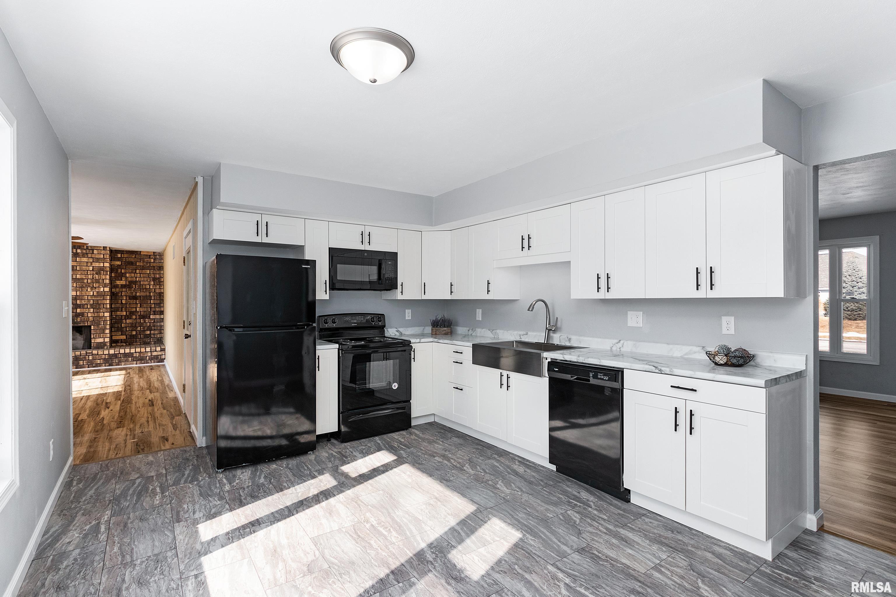 3402 Sheridan Road Pekin, IL 61554 - Photo 12 of 41 Gallery Image 12