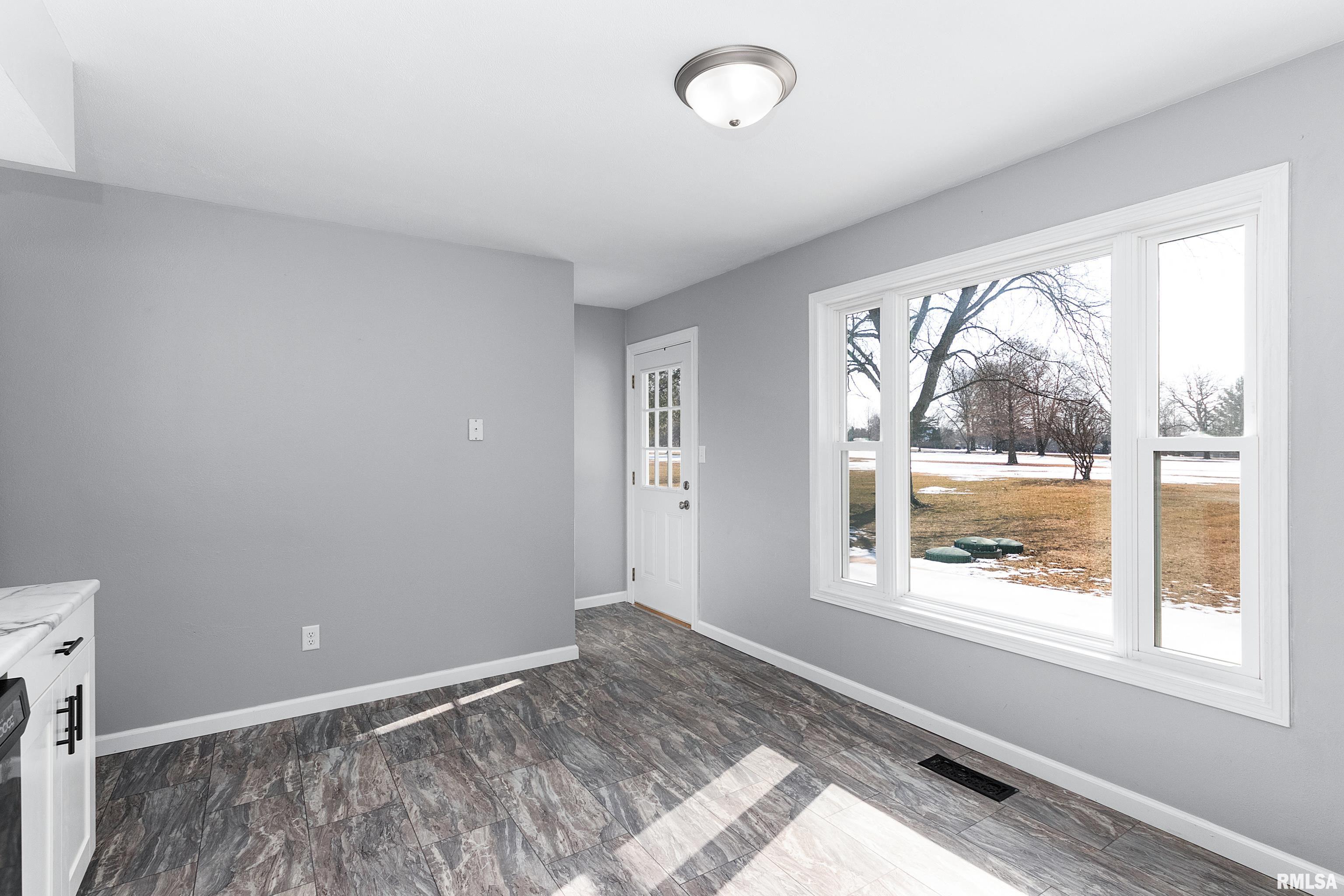3402 Sheridan Road Pekin, IL 61554 - Photo 13 of 41 Gallery Image 13
