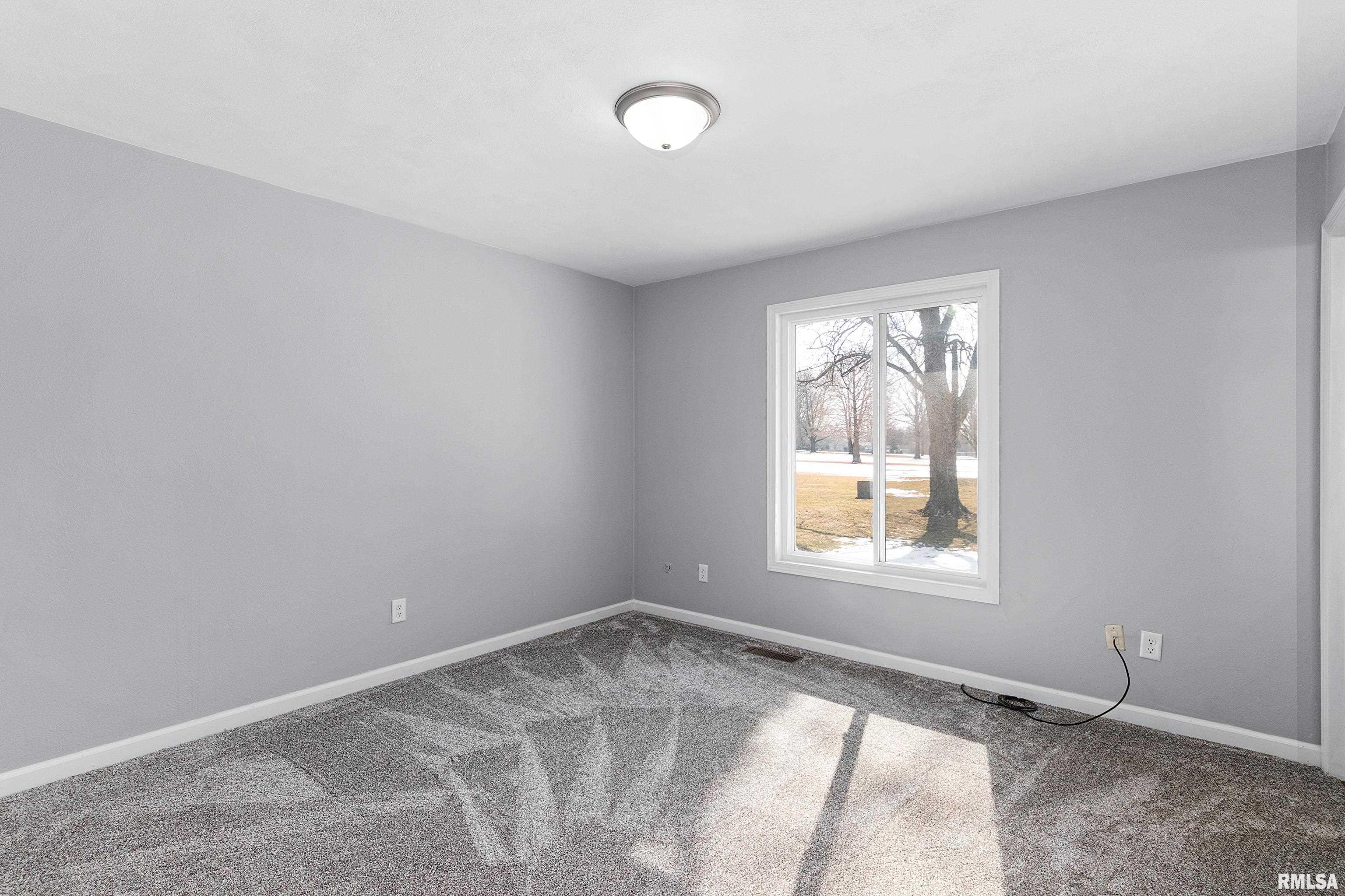 3402 Sheridan Road Pekin, IL 61554 - Photo 21 of 41 Gallery Image 21