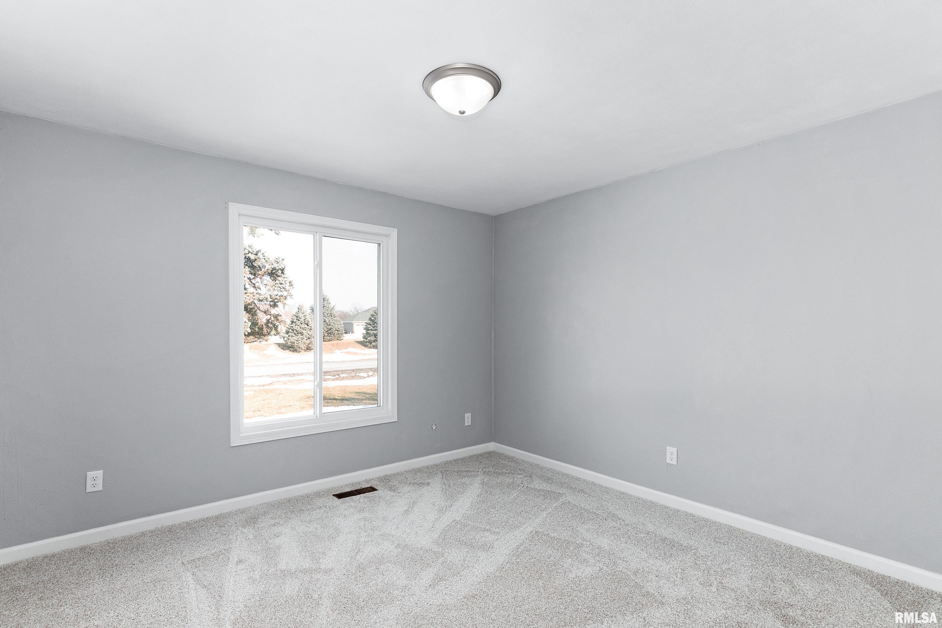 3402 Sheridan Road Pekin, IL 61554 - Photo 25 of 41 Gallery Image 25
