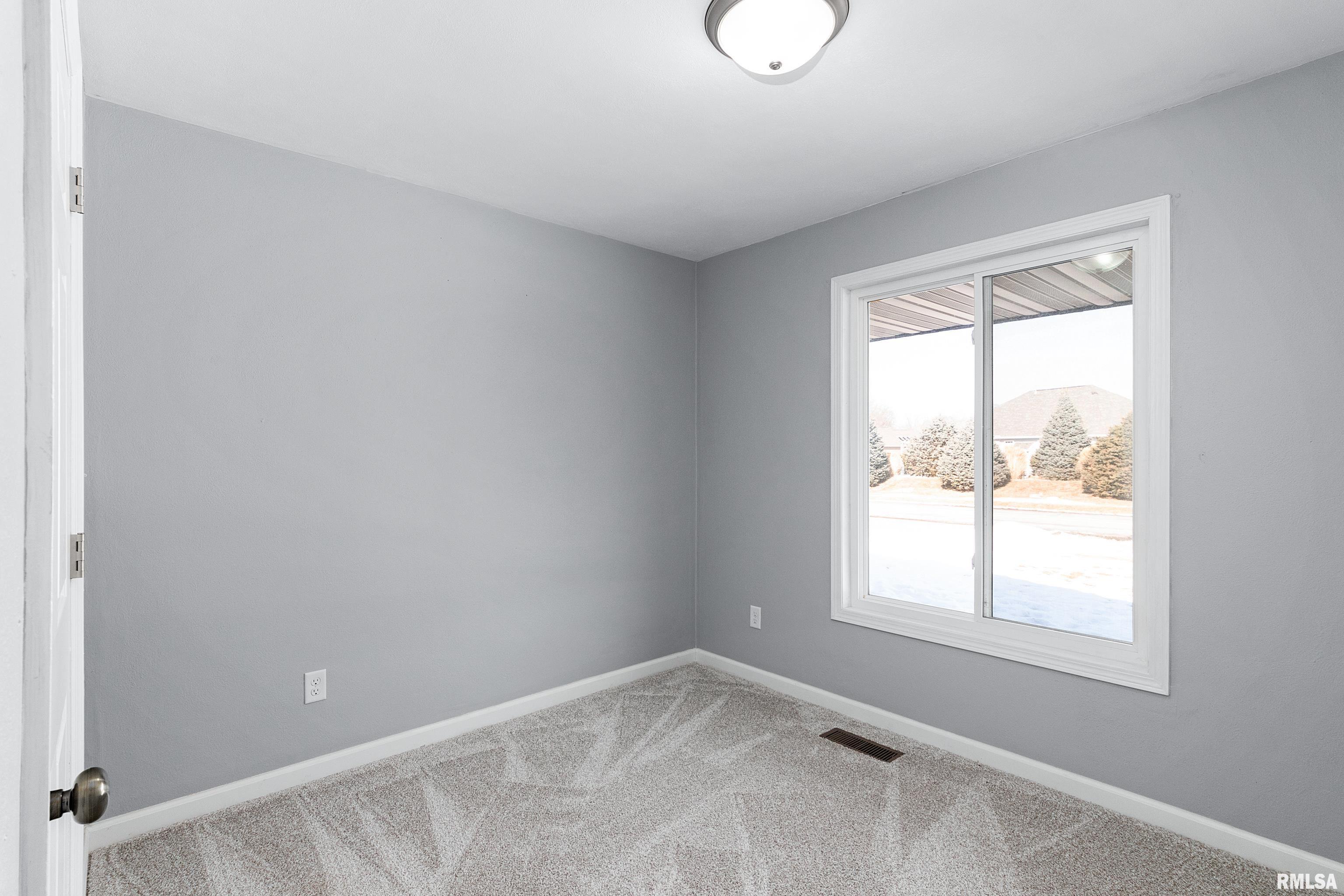 3402 Sheridan Road Pekin, IL 61554 - Photo 28 of 41 Gallery Image 28