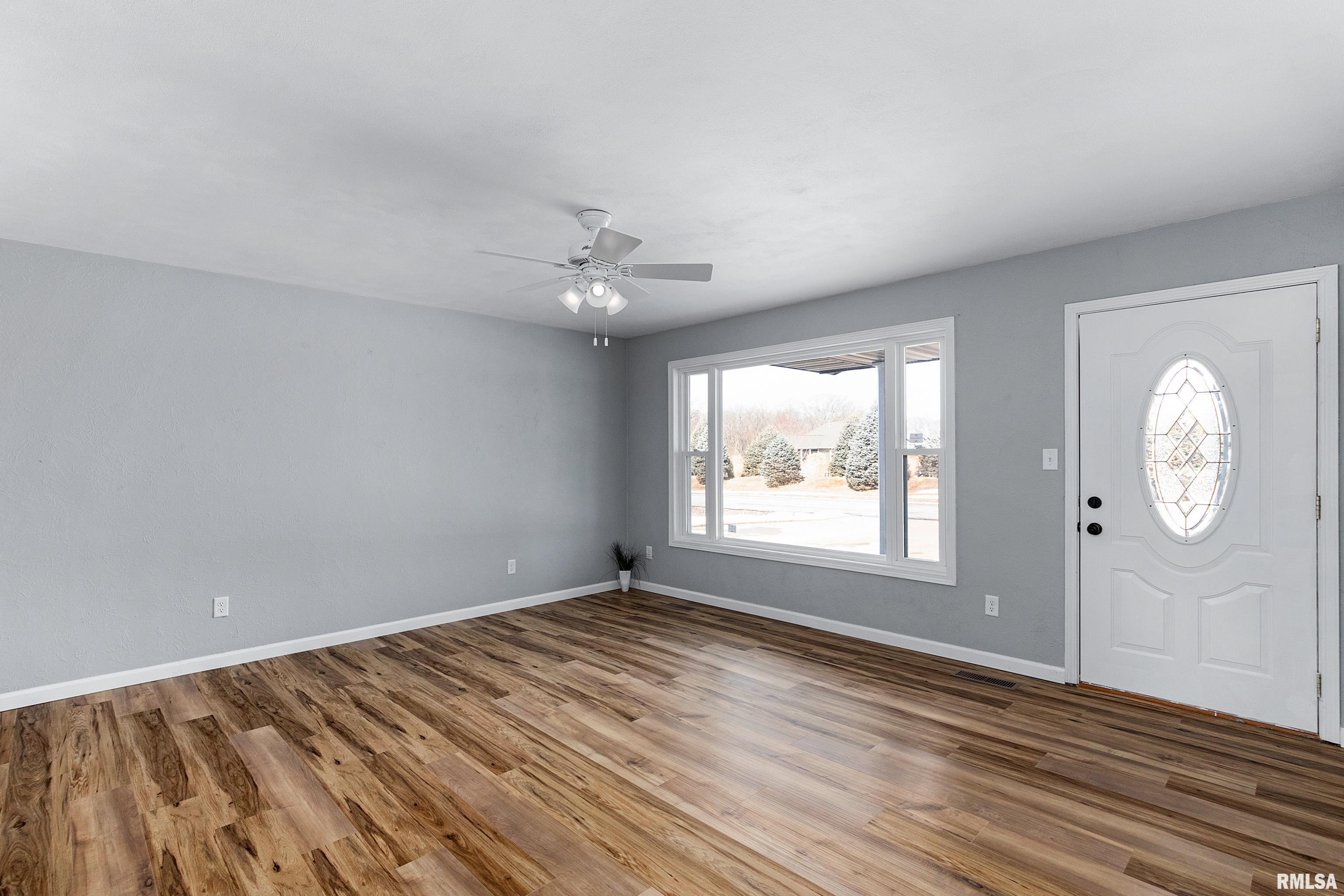 3402 Sheridan Road Pekin, IL 61554 - Photo 9 of 41 Gallery Image 9