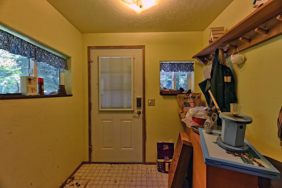 428 Red Blanket Road Prospect, OR 97536 - Photo 24 of 30 98B6A885-1916-44A6-8BFC-0812EB25C841