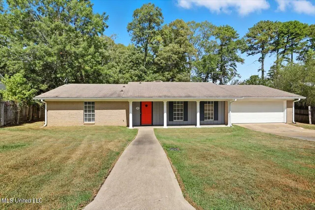 $1,800 | 23 Fox Glen Circle, Brandon, MS 39042