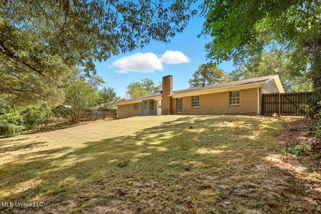 $1,800 | 23 Fox Glen Circle, Brandon, MS 39042