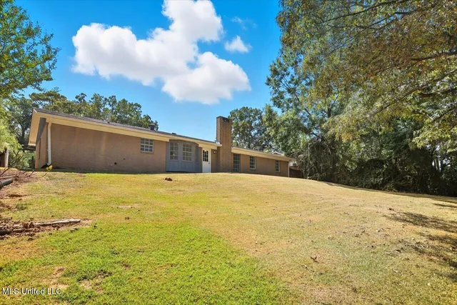 $1,800 | 23 Fox Glen Circle, Brandon, MS 39042