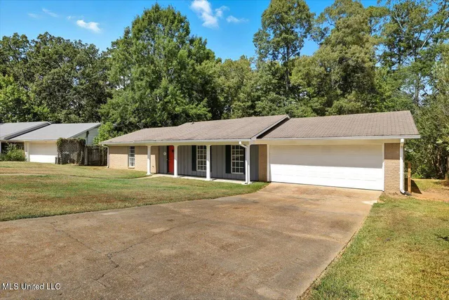 $1,800 | 23 Fox Glen Circle, Brandon, MS 39042