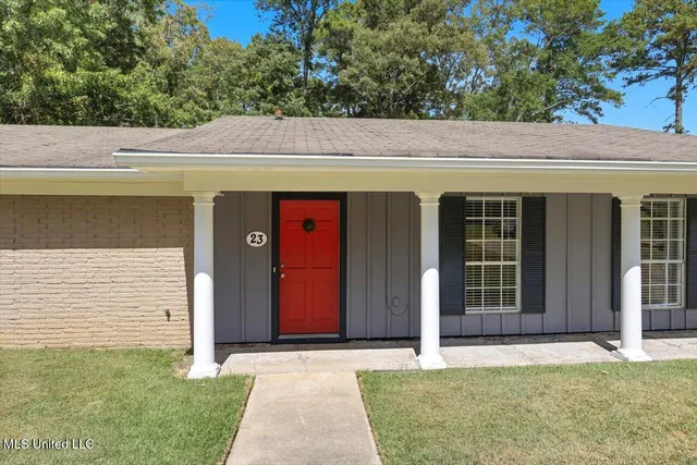 $1,800 | 23 Fox Glen Circle, Brandon, MS 39042